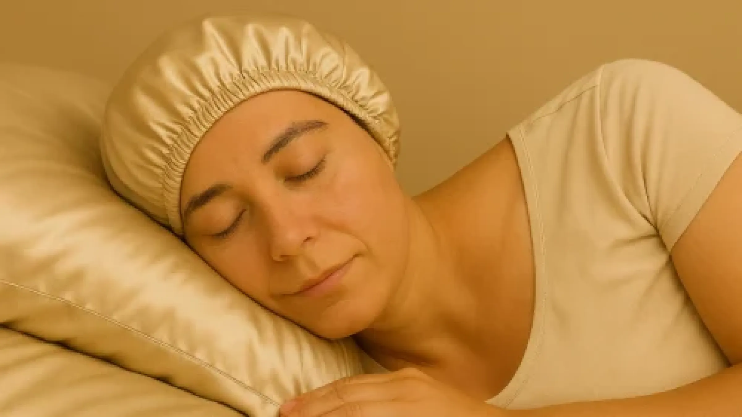 Slipp slitage på håret när du sover 1